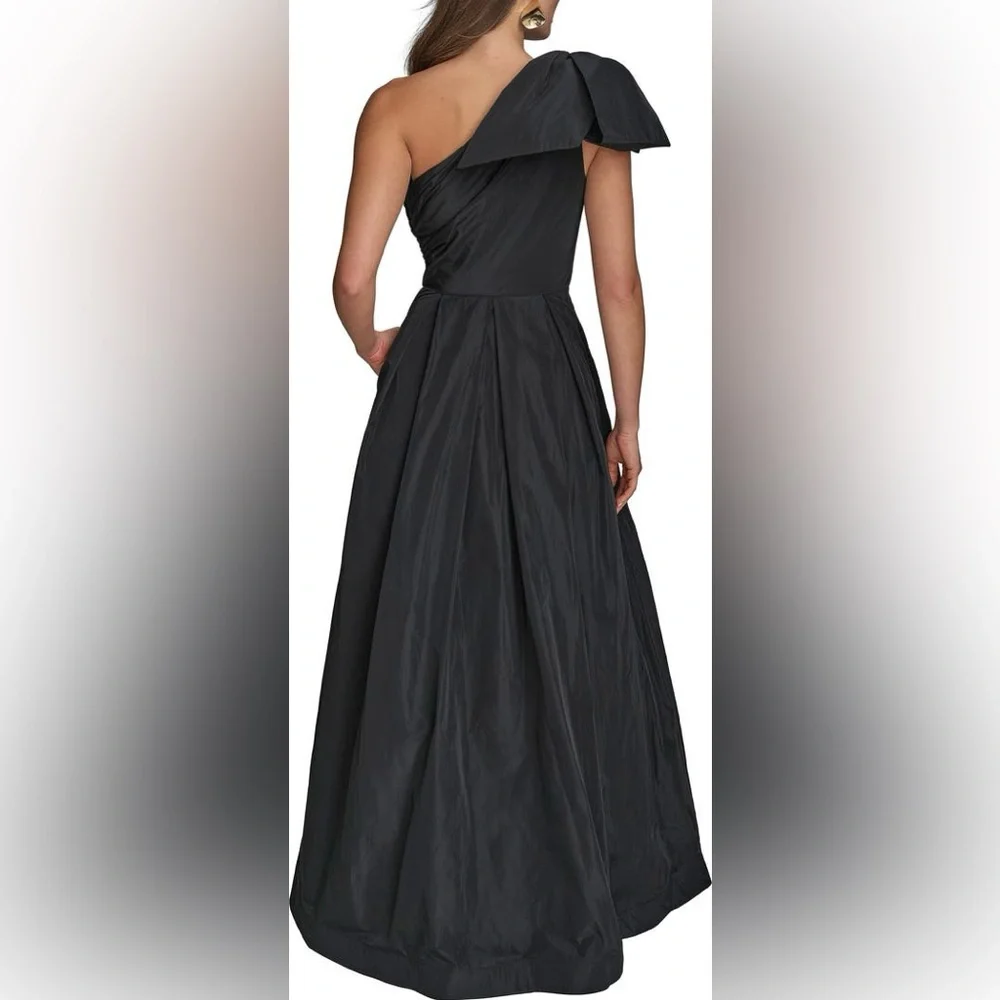 Bow One-Shoulder Gown Donna Karan New York - Picture 5 of 5